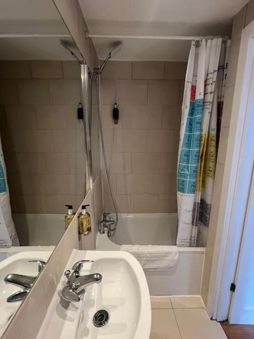 Imperial Hogarth Road Apartment -4Th Floor Лондон Экстерьер фото